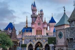 Sleeping-beauty-castle-disneyland-refurbishment-finished-12.jpg (90 kio)