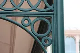HiddenMickey MainStreet.webp (148 kio) Sur les portiques de Main Street, U.S.A..