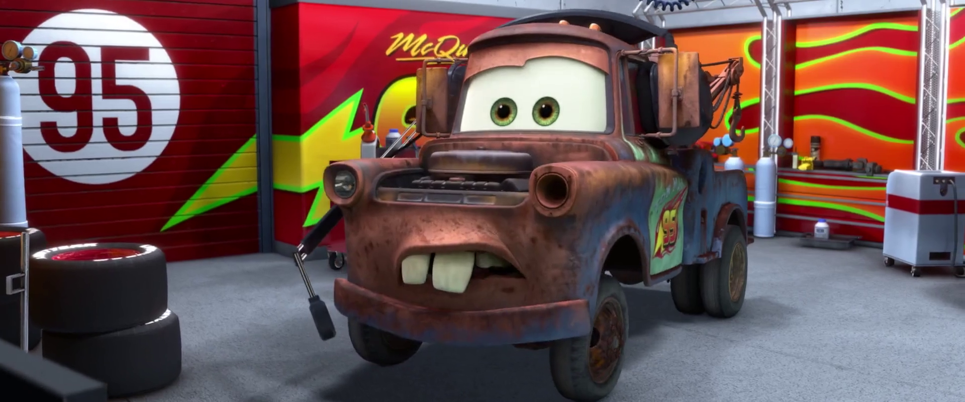 Disney Pixar Cars Petite Voiture Martin en Mouvement avec Yeux Et