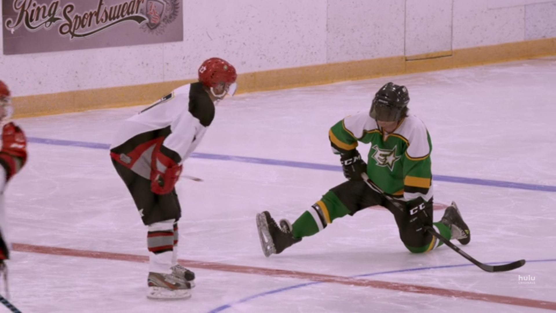 Shoresy Night : Letterkenny spinoff gets a real hockey team