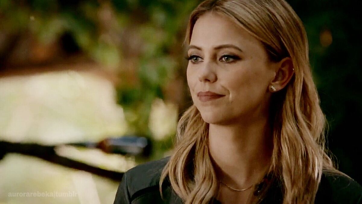 Freya Mikaelson, LGBT Characters Wikia