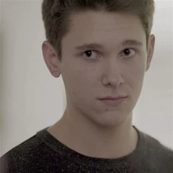 Kuntergrau Lukas.jpeg