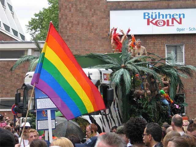 Л ГБТ-кампания "Радуга" против европейских детей