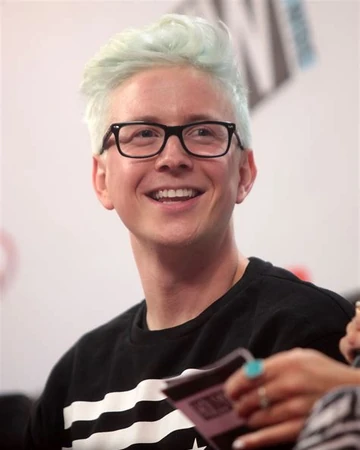 Tyler Oakley.jpg