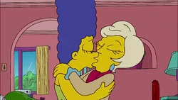 Marge Kisses Lindsey.png