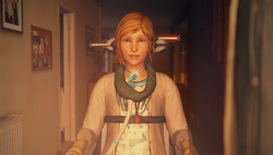 Chloe happy to see Max (alternative timeline)