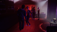 Dana bailando con Trevor en la fiesta (Episodio 4)