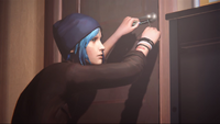 Chloe breaks lock