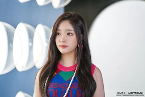 Hina VIVACE MV Making 2.jpg (110 KB) "VIVACE"