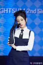 Hina (21-10-13) Light A Wish Showcase Pictorial (01).jpg (1.51 MB) "Light a Wish"