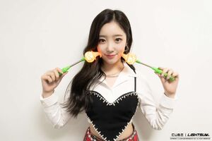 Hina Light A Wish Behind (2).jpg (71 KB) Music Bank October 29, 2021