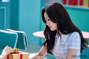 Hina Vanilla music video behind 12.jpg (131 KB) "Vanilla"