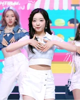 Hina (210614) Vanilla Simply K-Pop (01).jpg (394 KB) Simply K-Pop June 14, 2021