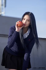 Jian Into The Light Comeback Trailer Behind (5).jpg (721 KB)