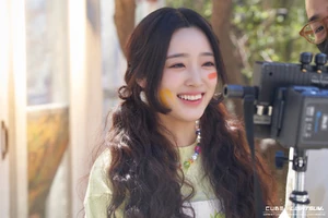 Hina Into The Light Comeback Trailer Behind (3).jpg (872 KB) #SYNERGY Trailer