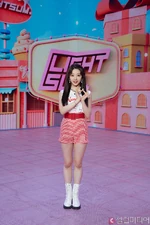 Hina (June 10, 2021) Vanilla Showcase pictorial (02).jpg (841 KB) "Vanilla"