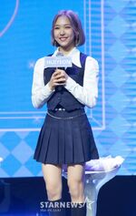 Huiyeon (21-10-13) Light A Wish Showcase Performance (04)