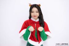 Juhyeon Lightsum Christmas 2021 Behind The Scenes (4)
