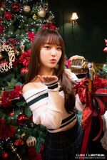 Yujeong Lightsum Christmas 2021 Behind The Scenes (1)