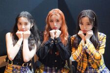 Chowon, Nayoung & Hina (210617) Vanilla Vanilla Music Show Behind M Countdown (02)
