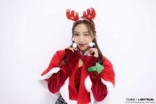 Chowon Lightsum Christmas 2021 Behind The Scenes (6)