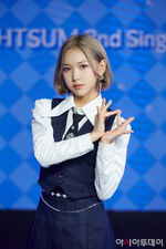 Huiyeon (21-10-13) Light A Wish Showcase Pictorial (02)