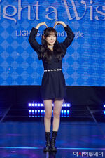 Yujeong (21-10-13) Light A Wish Showcase Pictorial (02)