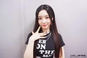 Hina (22.06.07) Into The Light Music Show Behind.jpg (63 KB) The Show June 7, 2022