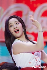 Hina (June 10, 2021) Vanilla Showcase performance (02).jpg (469 KB) Showcase June 10, 2021