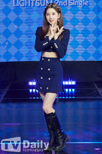 Nayoung (21-10-13) Light A Wish Showcase Pictorial (04)