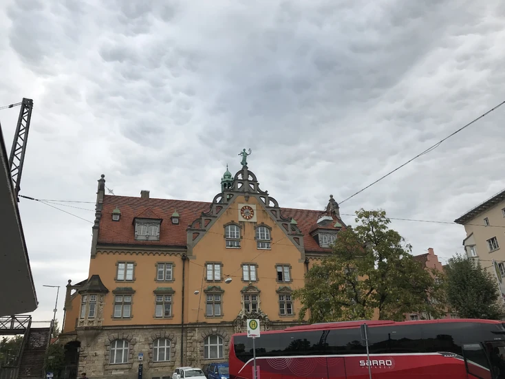 Bus-Stop am HBhf - Postgebäude