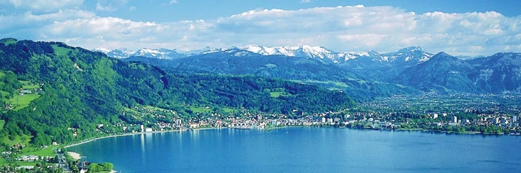 Standort:  hoch über 


Blickrichtung:  links: der  ganz in Grün (Imp