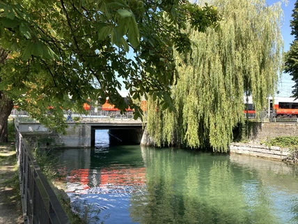 hier kommt ein Zug ……