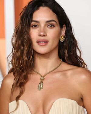 Adria Arjona