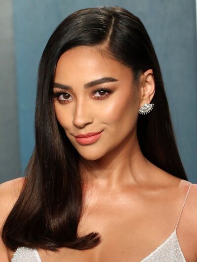 What Is Shay Mitchell Doing After 'Pretty Little Liars'? The Actress Has  Big Plans