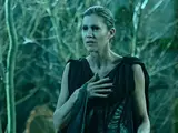 Dracula (Tricia Helfer)