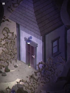 VLN.Шестая не успела спрятаться.png (6,9 МБ) Шестая пытается попасть в сарай.