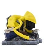 CreepyStatue.jpg (258 КБ) Диорама, изображающая Монстра Шестую и Моно.