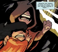 Брат защищает "сестру".