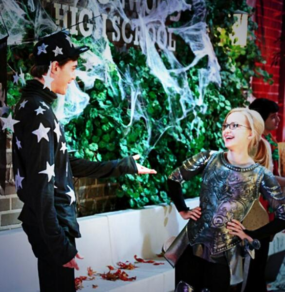 liv and maddie diggy and maddie kiss