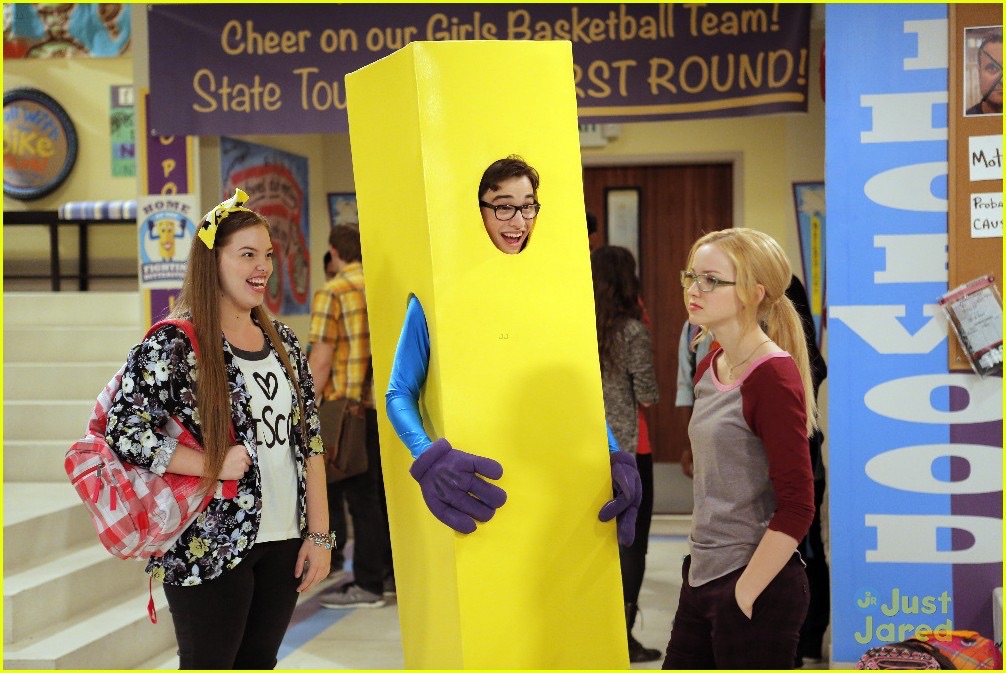 Exclusive Images of Brandon Crawford on Disney's Liv and Maddie