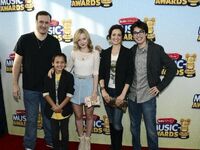 Liv and Maddie cast