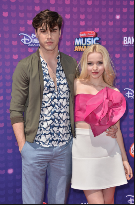 liv and maddie diggy and maddie kiss