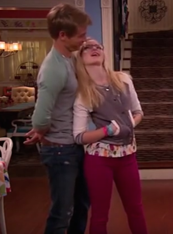 liv and maddie diggy and maddie kiss