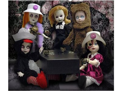 Living Dead Dolls シリーズ23　ベッツィー