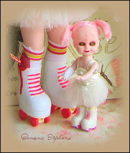 リビングデッドドールズ　シリーズ4　ルル　Lulu Living Dead Dolls LDD Series 4- Lulu #99933 NIB | eBay