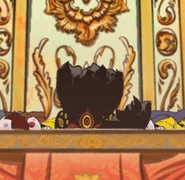 破壊された大きな目