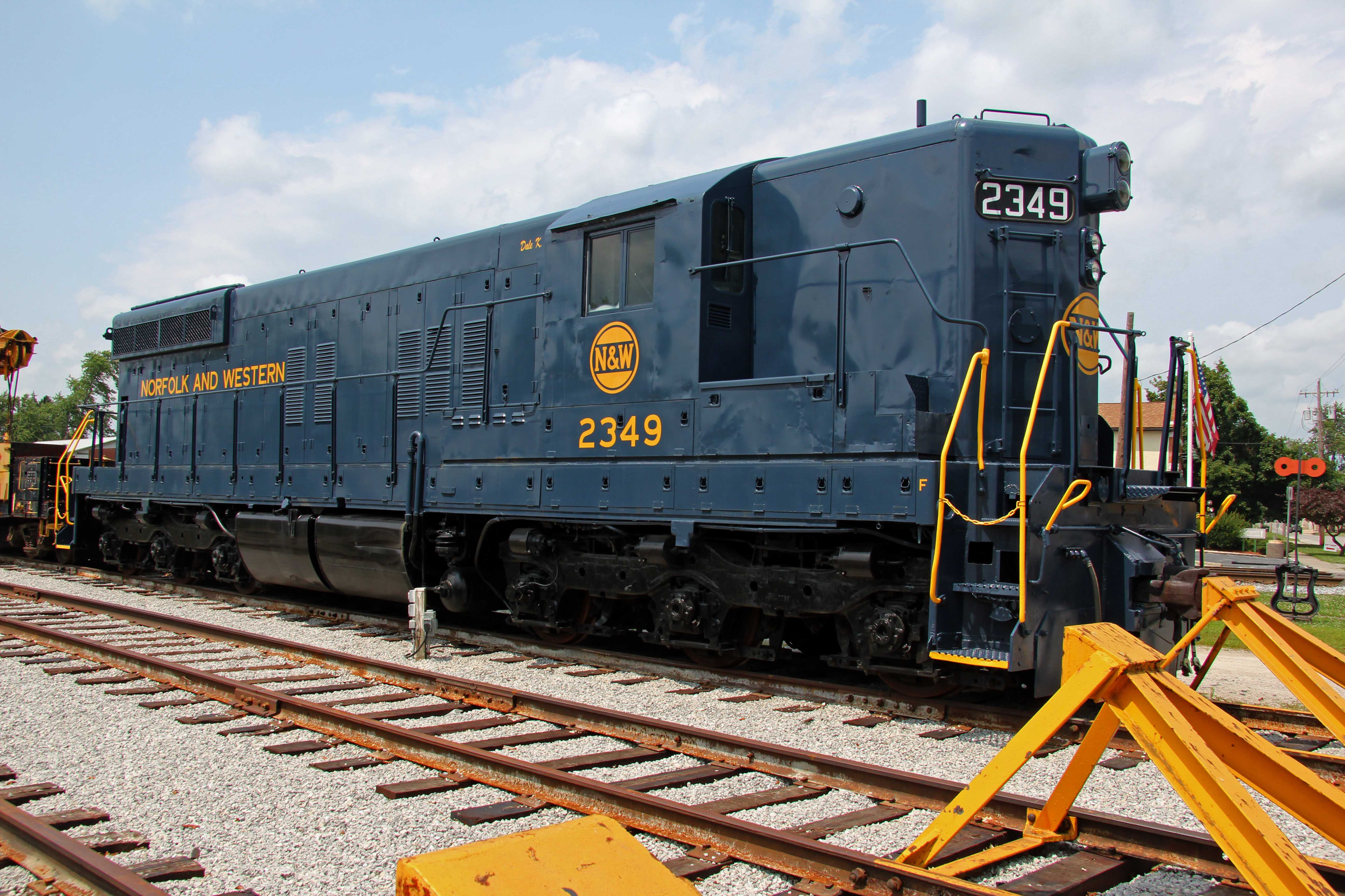 アメリカ　ＥＭＤ ＳＤ９形ディーゼル機関車 EMD DDA40X形ディーゼル機関車 - Wikipedia