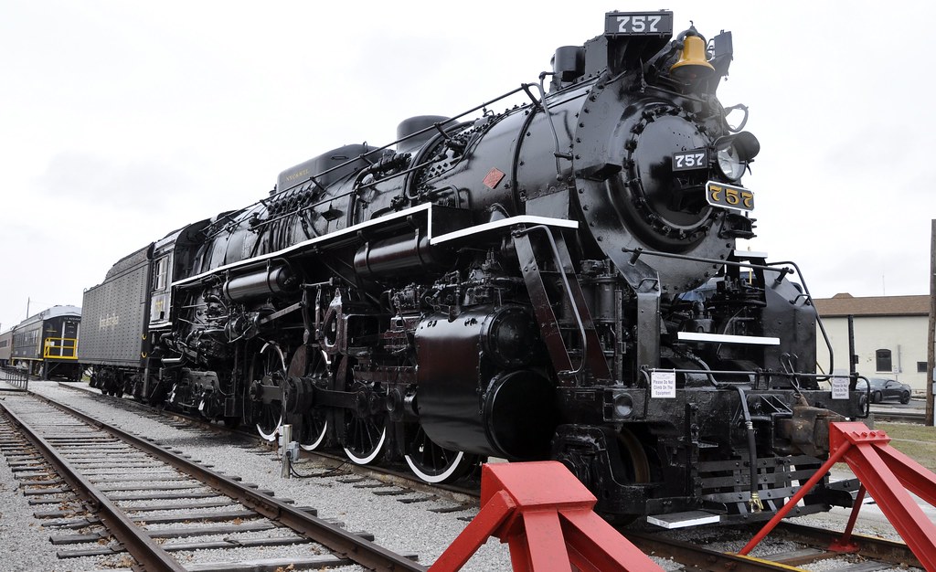 File:New York, Chicago & St. Louis Railroad (Nickel Plate Road) - 757 steam  locomotive (S-2 2-8-4) & tender 3 (27025449632).jpg - Wikimedia Commons