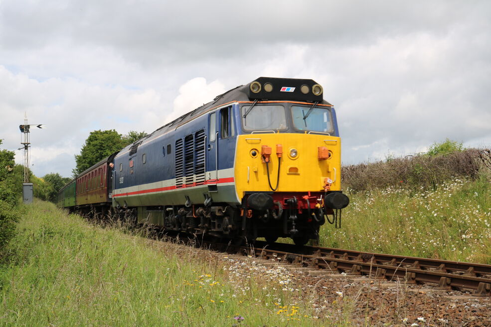 British rail 1950s hi-res stock photography and images - Alamy